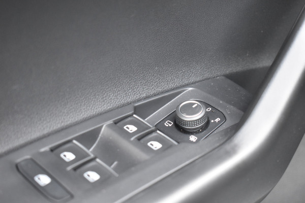 Volkswagen Polo 2.0 TSI GTI TSI 210PK DSG GTI-SPORT IQ-LIGHT/PDC/CARPLAY  ***