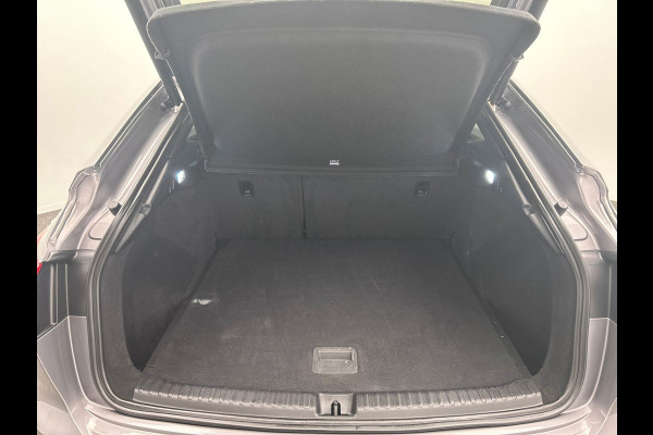Audi Q4 Sportback e-tron 40 S edition 77 kWh 2x S-Line | SOH 94,29% | Adaptieve Cruise | Panoramadak |Trekhaak | Carplay