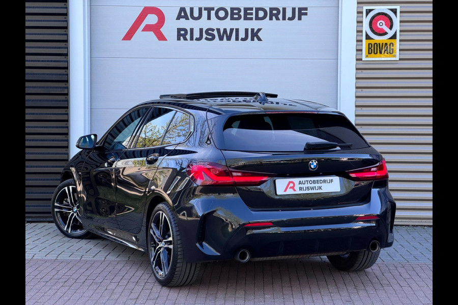 BMW 1-serie 120i Executive Pano/Led/Sfeer/AppleCar
