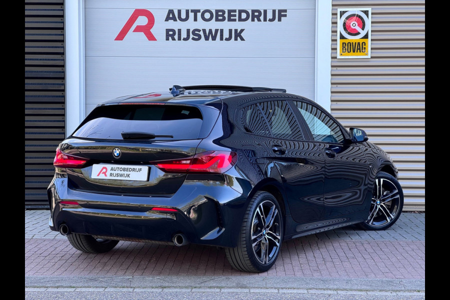 BMW 1-serie 120i Executive Pano/Led/Sfeer/AppleCar