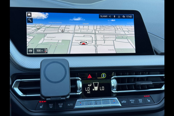 BMW 1-serie 120i Executive Pano/Led/Sfeer/AppleCar