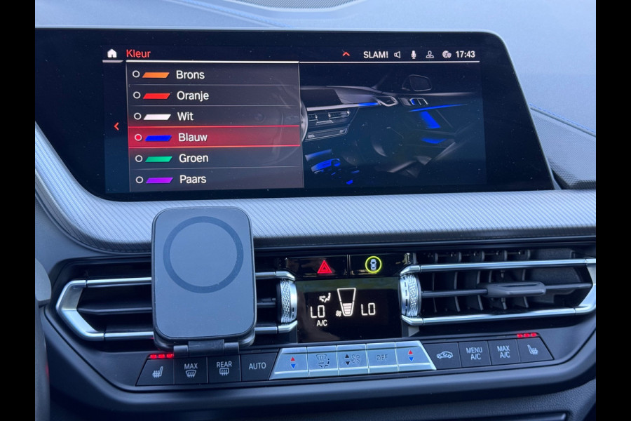 BMW 1-serie 120i Executive Pano/Led/Sfeer/AppleCar