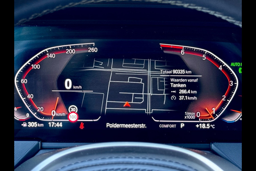 BMW 1-serie 120i Executive Pano/Led/Sfeer/AppleCar