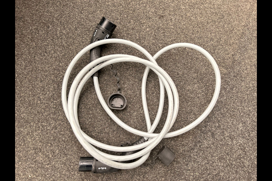 Kia Ev6 Air 58 kWh | Origineel NL | 1e Eigenaar | Trekhaak |Stoel/Stuur Verwarming | Adaptieve Cruise/Control | Camera | Carplay |