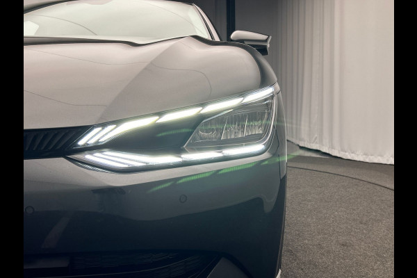 Kia Ev6 Air 58 kWh | Origineel NL | 1e Eigenaar | Trekhaak |Stoel/Stuur Verwarming | Adaptieve Cruise/Control | Camera | Carplay |