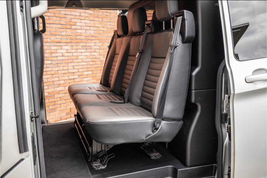 Ford Transit Custom 300 2.0 TDCI 170 PK L2H1 Limited DC | Dubbel cabine | Lederen bekleding | 6-Zitter | Elek stoelen | Navigatie | CarPlay | Camera | DAB | Dodehoekdetectie | Nieuwe APK | Dealer onderhouden | Euro 6 | BPM Vrij
