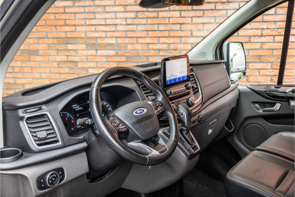 Ford Transit Custom 300 2.0 TDCI 170 PK L2H1 Limited DC | Dubbel cabine | Lederen bekleding | 6-Zitter | Elek stoelen | Navigatie | CarPlay | Camera | DAB | Dodehoekdetectie | Nieuwe APK | Dealer onderhouden | Euro 6 | BPM Vrij