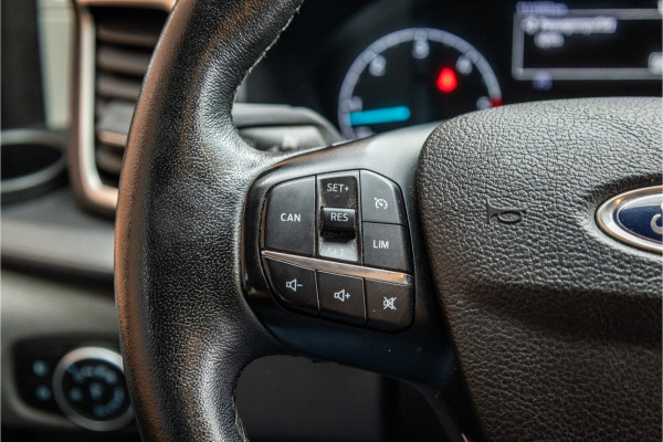 Ford Transit Custom 300 2.0 TDCI 170 PK L2H1 Limited DC | Dubbel cabine | Lederen bekleding | 6-Zitter | Elek stoelen | Navigatie | CarPlay | Camera | DAB | Dodehoekdetectie | Nieuwe APK | Dealer onderhouden | Euro 6 | BPM Vrij