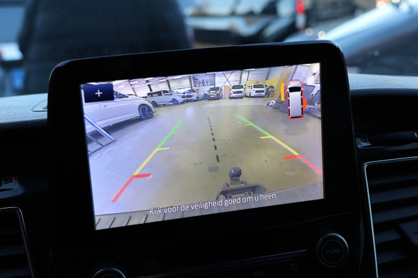 Ford Transit Custom 300 2.0 TDCI 170 PK L2H1 Limited DC | Dubbel cabine | Lederen bekleding | 6-Zitter | Elek stoelen | Navigatie | CarPlay | Camera | DAB | Dodehoekdetectie | Nieuwe APK | Dealer onderhouden | Euro 6 | BPM Vrij