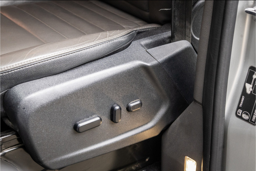 Ford Transit Custom 300 2.0 TDCI 170 PK L2H1 Limited DC | Dubbel cabine | Lederen bekleding | 6-Zitter | Elek stoelen | Navigatie | CarPlay | Camera | DAB | Dodehoekdetectie | Nieuwe APK | Dealer onderhouden | Euro 6 | BPM Vrij