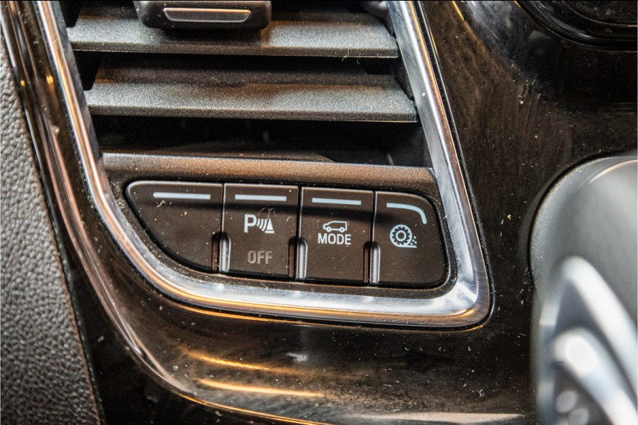 Ford Transit Custom 300 2.0 TDCI 170 PK L2H1 Limited DC | Dubbel cabine | Lederen bekleding | 6-Zitter | Elek stoelen | Navigatie | CarPlay | Camera | DAB | Dodehoekdetectie | Nieuwe APK | Dealer onderhouden | Euro 6 | BPM Vrij