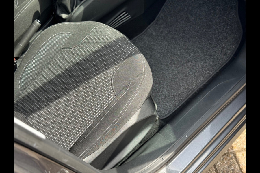 Peugeot 208 1.2 PureTech GT-line 2018 Grijs NAVI CLIMA NAP!