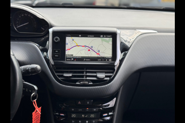Peugeot 208 1.2 PureTech GT-line 2018 Grijs NAVI CLIMA NAP!
