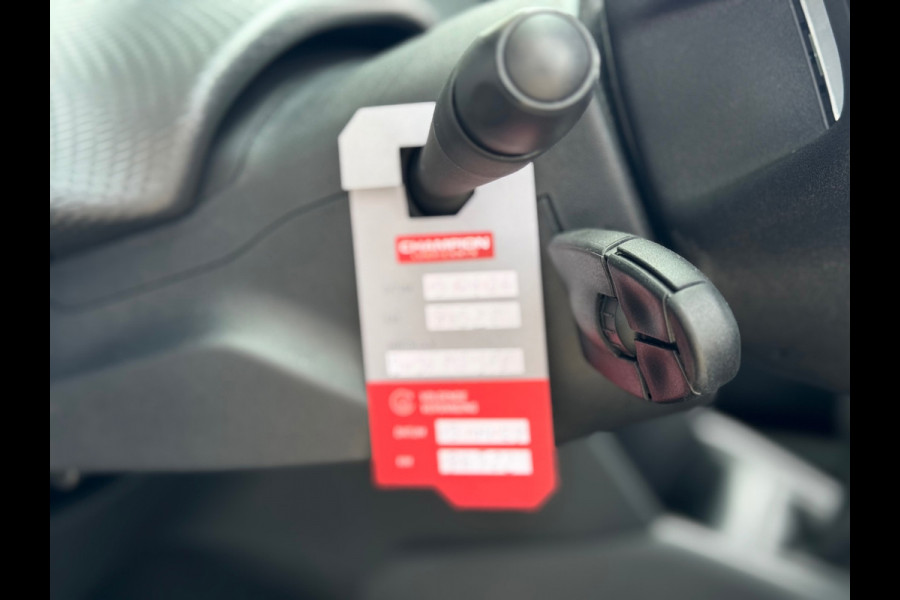 Peugeot 208 1.2 PureTech GT-line 2018 Grijs NAVI CLIMA NAP!