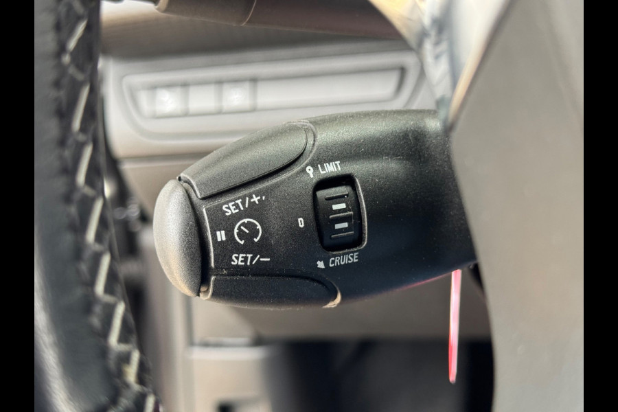 Peugeot 208 1.2 PureTech GT-line 2018 Grijs NAVI CLIMA NAP!