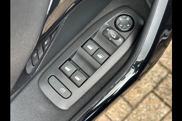 Peugeot 208 1.2 PureTech GT-line 2018 Grijs NAVI CLIMA NAP!