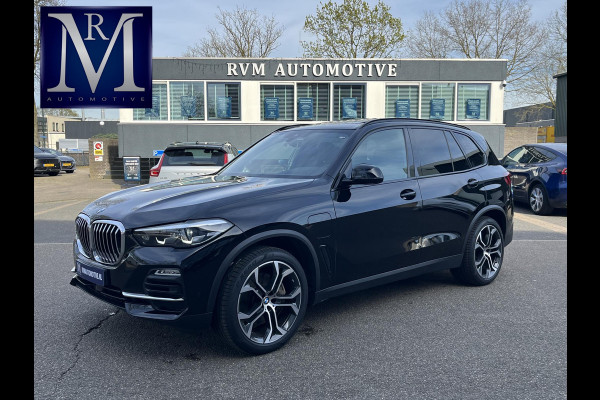 BMW X5 xDrive45e High Executive HARMAN KARDON| ELEK. TREKHAAK|ELEK. SCHUIF/ KANTELDAK| ACHTERBANK VERWARMING| HEAD-UP DISPLAY| DODE HOEK SENSOR| CAMERA| ACHTERAS BESTURING