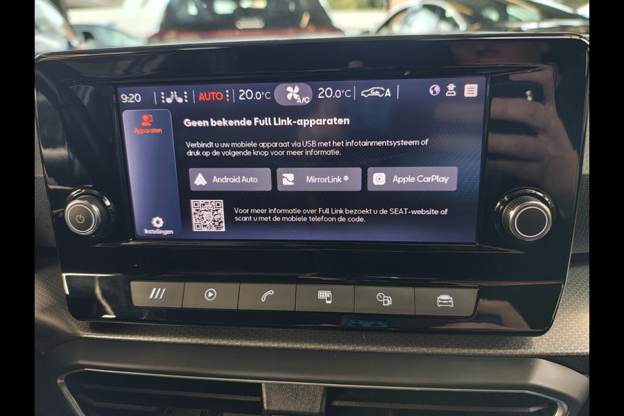 Seat Leon T 111pk Adap.Cruise Camera Lmv 19" LED Apple Carplay Android Stoel+Stuurverwarming Pdc Navi* Ecc Business Isofix DAB Led Front Assist Keyless-Go