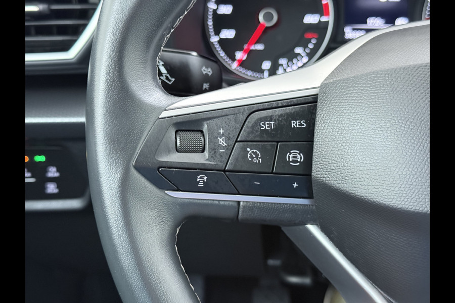Seat Leon T 111pk Adap.Cruise Camera Lmv 19" LED Apple Carplay Android Stoel+Stuurverwarming Pdc Navi* Ecc Business Isofix DAB Led Front Assist Keyless-Go