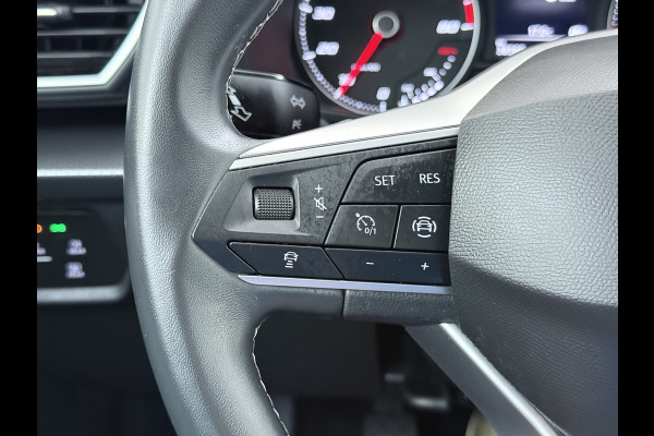 Seat Leon T 111pk Adap.Cruise Camera Lmv 19" LED Apple Carplay Android Stoel+Stuurverwarming Pdc Navi* Ecc Business Isofix DAB Led Front Assist Keyless-Go