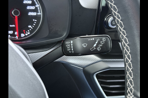 Seat Leon T 111pk Adap.Cruise Camera Lmv 19" LED Apple Carplay Android Stoel+Stuurverwarming Pdc Navi* Ecc Business Isofix DAB Led Front Assist Keyless-Go