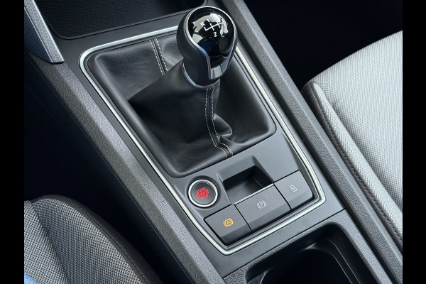 Seat Leon T 111pk Adap.Cruise Camera Lmv 19" LED Apple Carplay Android Stoel+Stuurverwarming Pdc Navi* Ecc Business Isofix DAB Led Front Assist Keyless-Go