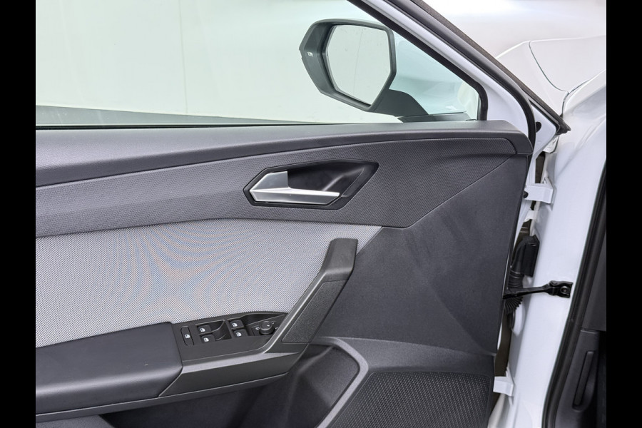 Seat Leon T 111pk Adap.Cruise Camera Lmv 19" LED Apple Carplay Android Stoel+Stuurverwarming Pdc Navi* Ecc Business Isofix DAB Led Front Assist Keyless-Go