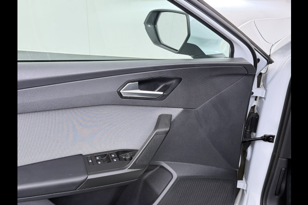 Seat Leon T 111pk Adap.Cruise Camera Lmv 19" LED Apple Carplay Android Stoel+Stuurverwarming Pdc Navi* Ecc Business Isofix DAB Led Front Assist Keyless-Go