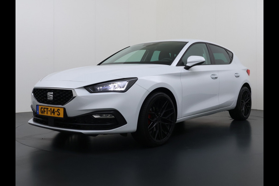 Seat Leon T 111pk Adap.Cruise Camera Lmv 19" LED Apple Carplay Android Stoel+Stuurverwarming Pdc Navi* Ecc Business Isofix DAB Led Front Assist Keyless-Go
