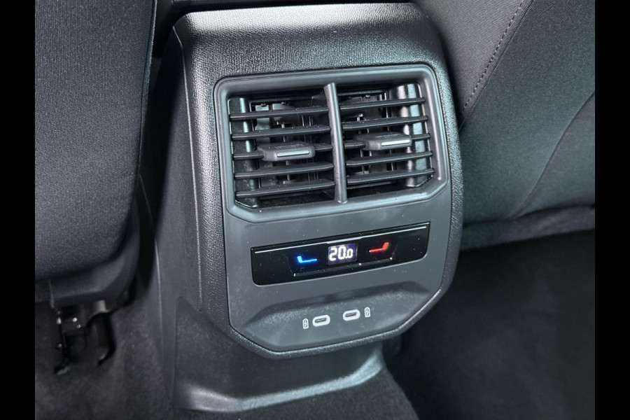Seat Leon T 111pk Adap.Cruise Camera Lmv 19" LED Apple Carplay Android Stoel+Stuurverwarming Pdc Navi* Ecc Business Isofix DAB Led Front Assist Keyless-Go