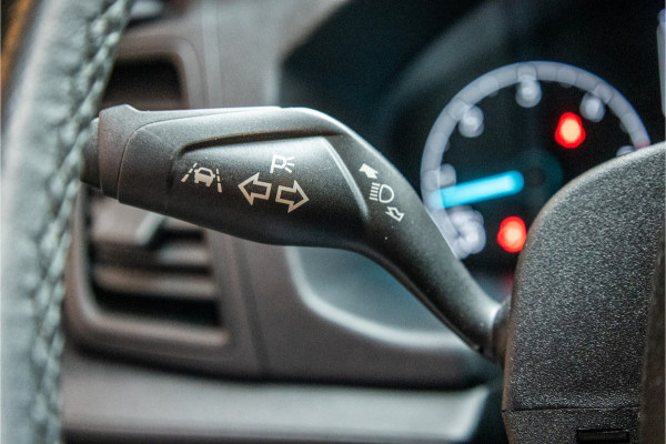 Ford Transit Custom 320 2.0 TDCI 170 PK L2H1 DC | Dubbel Cabine | CarPlay | Camera | Navigatie | PDC V+A | Cruise control | Nieuwe APK | Dealer onderhouden | Euro 6 | BPM Vrij