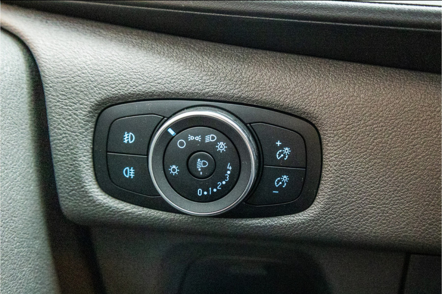 Ford Transit Custom 320 2.0 TDCI 170 PK L2H1 DC | Dubbel Cabine | CarPlay | Camera | Navigatie | PDC V+A | Cruise control | Nieuwe APK | Dealer onderhouden | Euro 6 | BPM Vrij