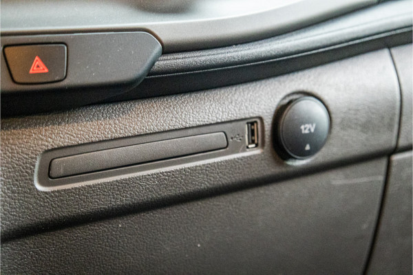 Ford Transit Custom 320 2.0 TDCI 170 PK L2H1 DC | Dubbel Cabine | CarPlay | Camera | Navigatie | PDC V+A | Cruise control | Nieuwe APK | Dealer onderhouden | Euro 6 | BPM Vrij