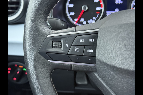 Seat Arona T 96pk NWE Model Two-Tone Navi PDC Apple Carplay Android Cruise Control ECC Style Lmv Privacy Glas Regen-Lichtsensor Isofix DAB Bluetooth Led 1e Eigenaar Origineel Nederlandse Auto