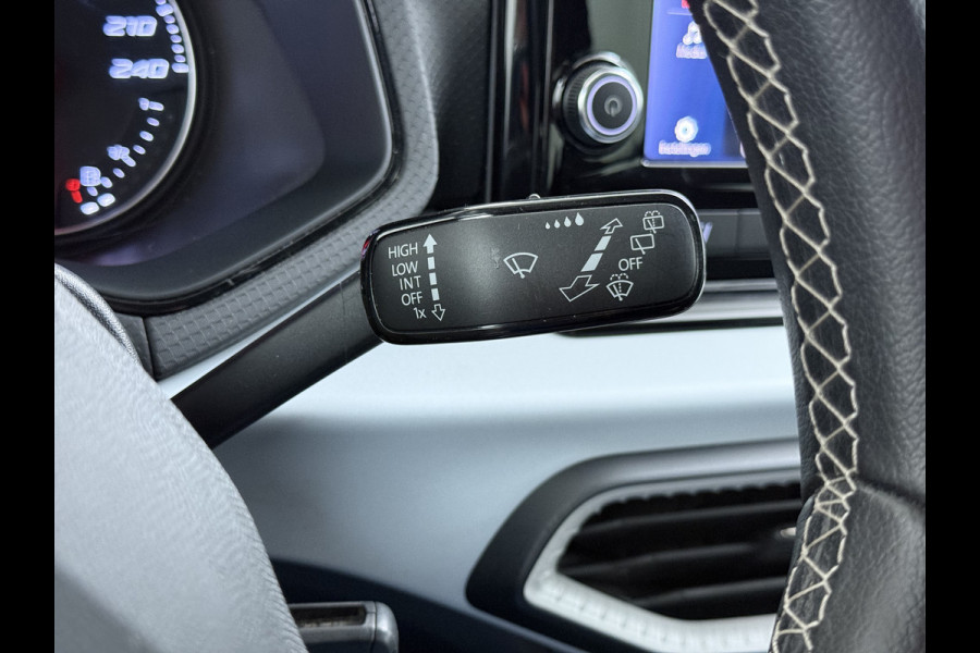 Seat Arona T 96pk NWE Model Two-Tone Navi PDC Apple Carplay Android Cruise Control ECC Style Lmv Privacy Glas Regen-Lichtsensor Isofix DAB Bluetooth Led 1e Eigenaar Origineel Nederlandse Auto