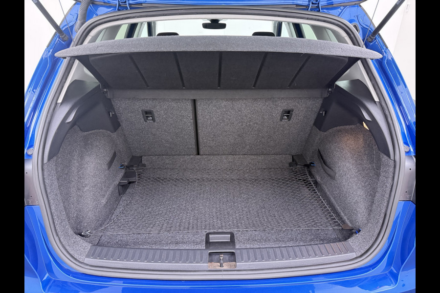 Seat Arona T 96pk NWE Model Two-Tone Navi PDC Apple Carplay Android Cruise Control ECC Style Lmv Privacy Glas Regen-Lichtsensor Isofix DAB Bluetooth Led 1e Eigenaar Origineel Nederlandse Auto
