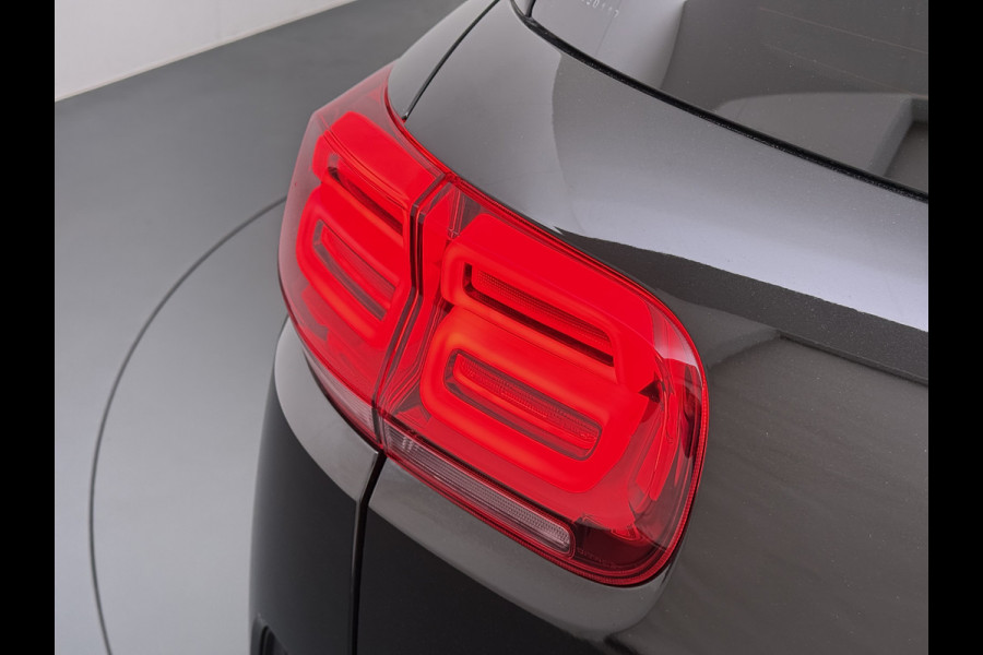 Citroën C5 Aircross 1.6T 225pk PHEV AUT-8 360°Camera Trekhaak PDC Apple Carplay Android Navi Ecc Cruise Control Feel SOH 95% Led Lmv 18" DAB+ Isofix Privacy Glas Bluetooth Plug-in Hybrid 1.300KG Trekgewicht