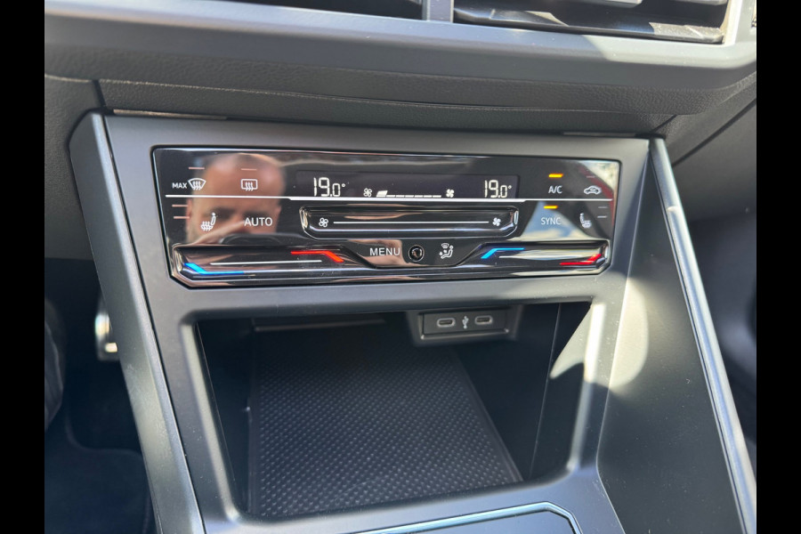 Volkswagen Taigo 1.0 TSI 3X R-Line DSG Panorama Camera Leder