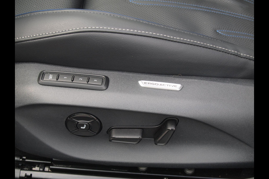 Volkswagen Passat Variant 1.5 eHybrid R-Line Edition | Panoramadak | Black-Style | Head-Up Display | Trekhaak | Sfeerverlichting | NL-Auto |