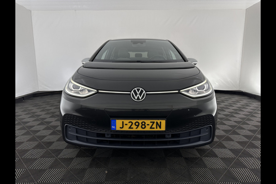Volkswagen ID.3 First Plus 58 kWh [ 3-Fase ] {SOH-91%} (INCL-BTW) *ADAPTIVE-CRUISE | MATRIX-LED | CAMERA | KEYLESS | MICROFIBRE | AMBIENTLIGHT | NAVI-FULLMAP | DAB+ | ECC | HEATED-SPORTSEATS | DIGI-COCKPIT | 19''ALU*
