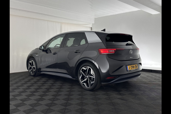 Volkswagen ID.3 First Plus 58 kWh [ 3-Fase ] {SOH-91%} (INCL-BTW) *ADAPTIVE-CRUISE | MATRIX-LED | CAMERA | KEYLESS | MICROFIBRE | AMBIENTLIGHT | NAVI-FULLMAP | DAB+ | ECC | HEATED-SPORTSEATS | DIGI-COCKPIT | 19''ALU*