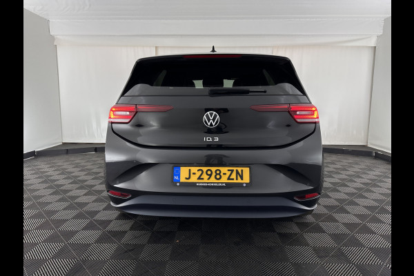 Volkswagen ID.3 First Plus 58 kWh [ 3-Fase ] {SOH-91%} (INCL-BTW) *ADAPTIVE-CRUISE | MATRIX-LED | CAMERA | KEYLESS | MICROFIBRE | AMBIENTLIGHT | NAVI-FULLMAP | DAB+ | ECC | HEATED-SPORTSEATS | DIGI-COCKPIT | 19''ALU*
