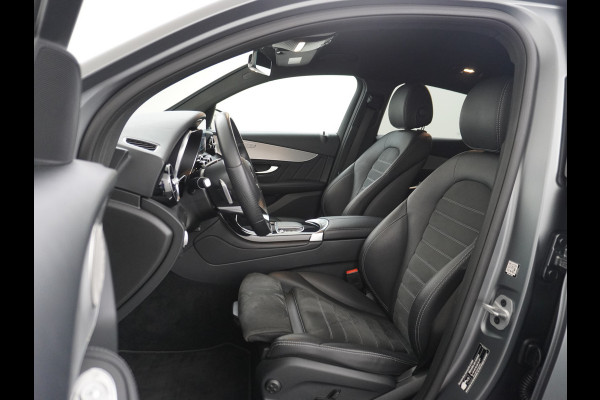 Mercedes-Benz GLC 300e Coupé AMG 4Matic // SoH 104,1% // Burmester / Magno Grijs // Nw. Banden // Dig. Dashbord // Carplay // Treeplanken // Night