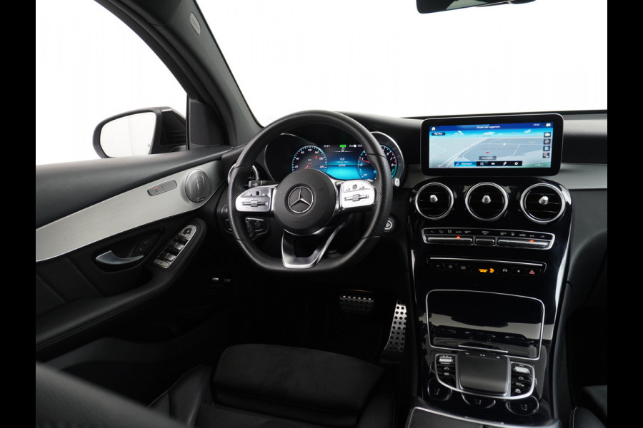 Mercedes-Benz GLC 300e Coupé AMG 4Matic // SoH 104,1% // Burmester / Magno Grijs // Nw. Banden // Dig. Dashbord // Carplay // Treeplanken // Night