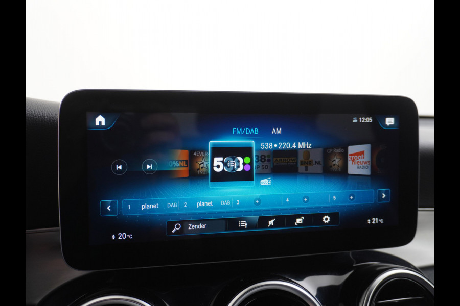 Mercedes-Benz GLC 300e Coupé AMG 4Matic // SoH 104,1% // Burmester / Magno Grijs // Nw. Banden // Dig. Dashbord // Carplay // Treeplanken // Night