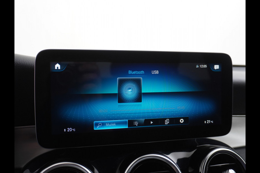 Mercedes-Benz GLC 300e Coupé AMG 4Matic // SoH 104,1% // Burmester / Magno Grijs // Nw. Banden // Dig. Dashbord // Carplay // Treeplanken // Night