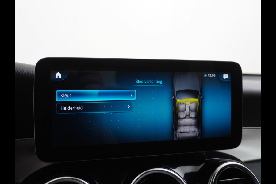 Mercedes-Benz GLC 300e Coupé AMG 4Matic // SoH 104,1% // Burmester / Magno Grijs // Nw. Banden // Dig. Dashbord // Carplay // Treeplanken // Night