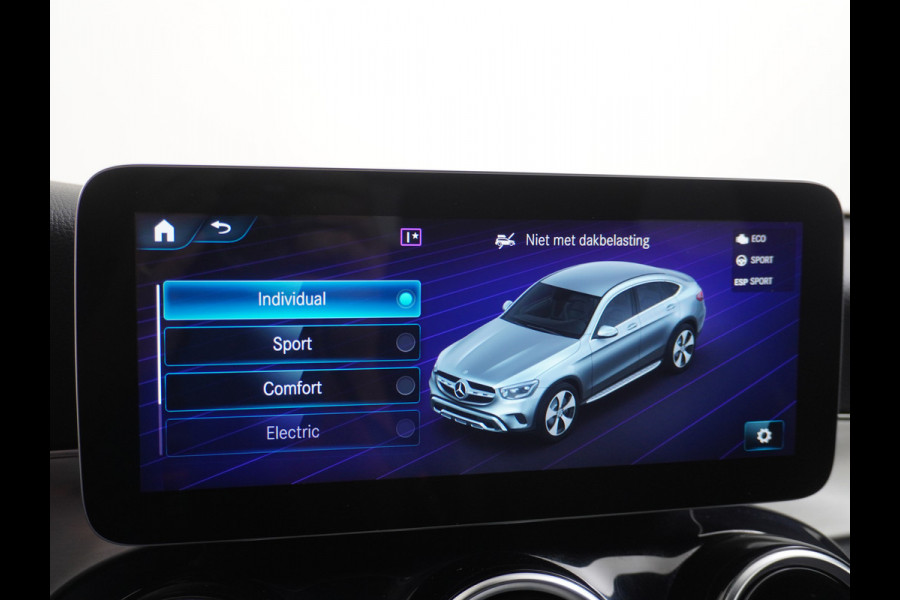 Mercedes-Benz GLC 300e Coupé AMG 4Matic // SoH 104,1% // Burmester / Magno Grijs // Nw. Banden // Dig. Dashbord // Carplay // Treeplanken // Night