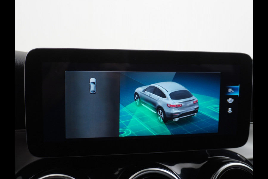 Mercedes-Benz GLC 300e Coupé AMG 4Matic // SoH 104,1% // Burmester / Magno Grijs // Nw. Banden // Dig. Dashbord // Carplay // Treeplanken // Night