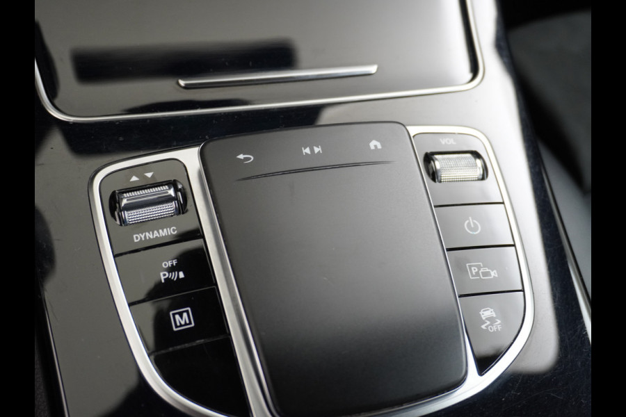 Mercedes-Benz GLC 300e Coupé AMG 4Matic // SoH 104,1% // Burmester / Magno Grijs // Nw. Banden // Dig. Dashbord // Carplay // Treeplanken // Night